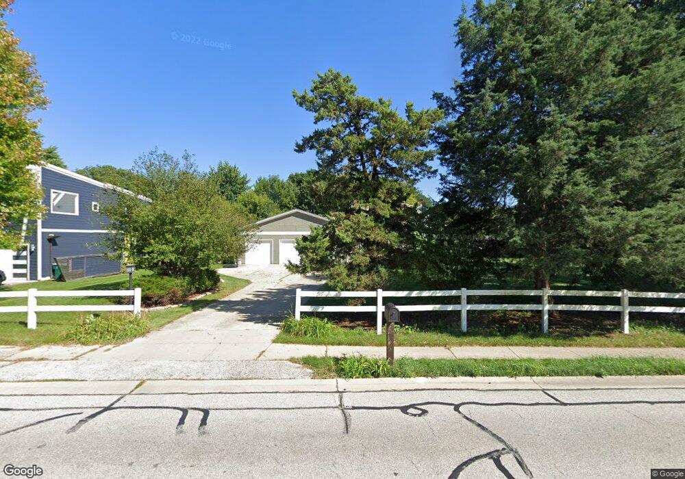 1040 S Raddant Rd, Batavia, IL 60510 - photo 1