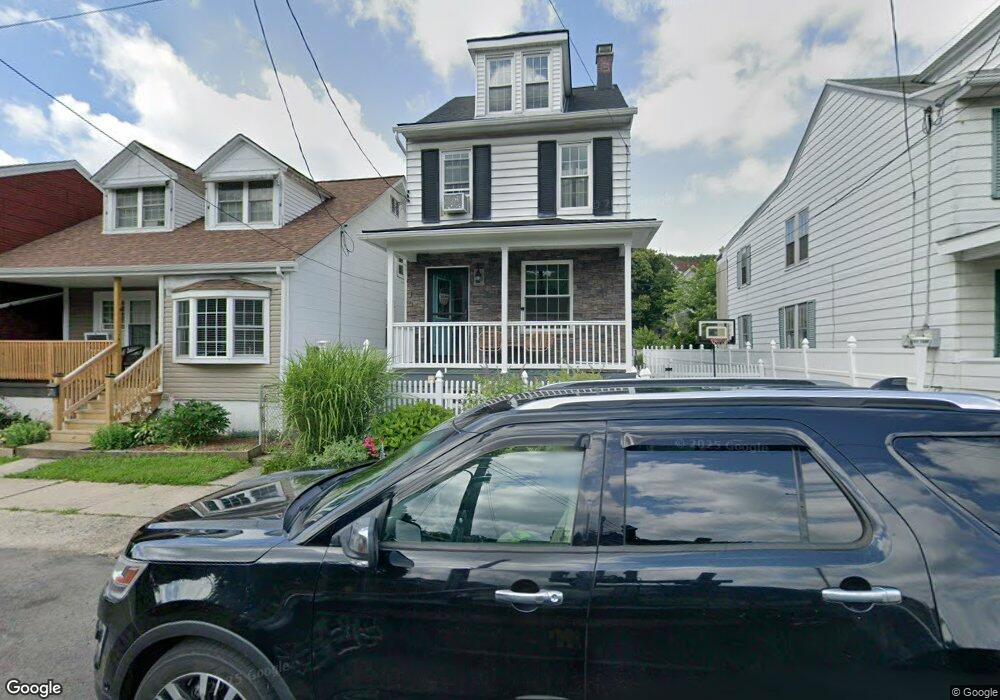 404 S Front St, Saint Clair, PA 17970 - photo 1