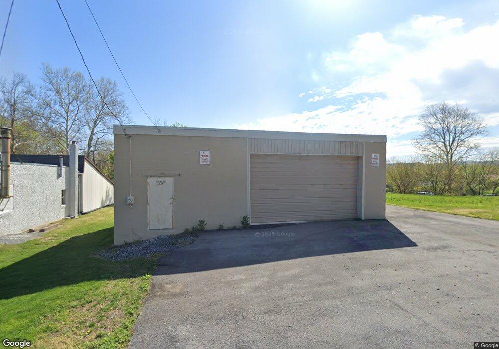 301 Catasauqua Ave, Whitehall, PA 18052 - photo 1