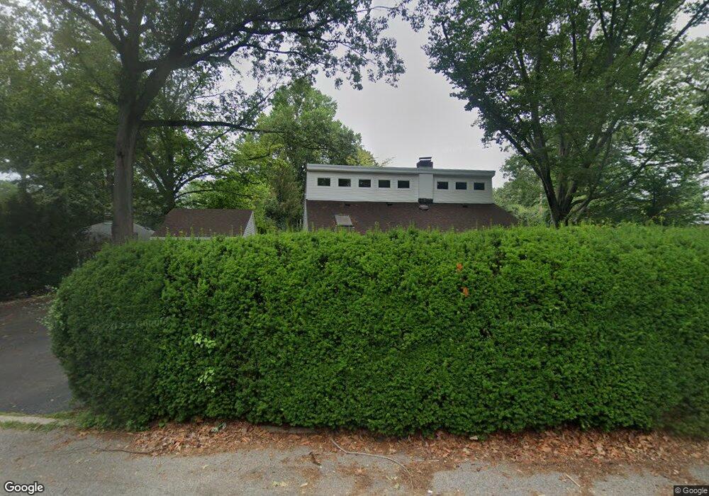 15 Appletree Ln, Glen Cove, NY 11542 - photo 1