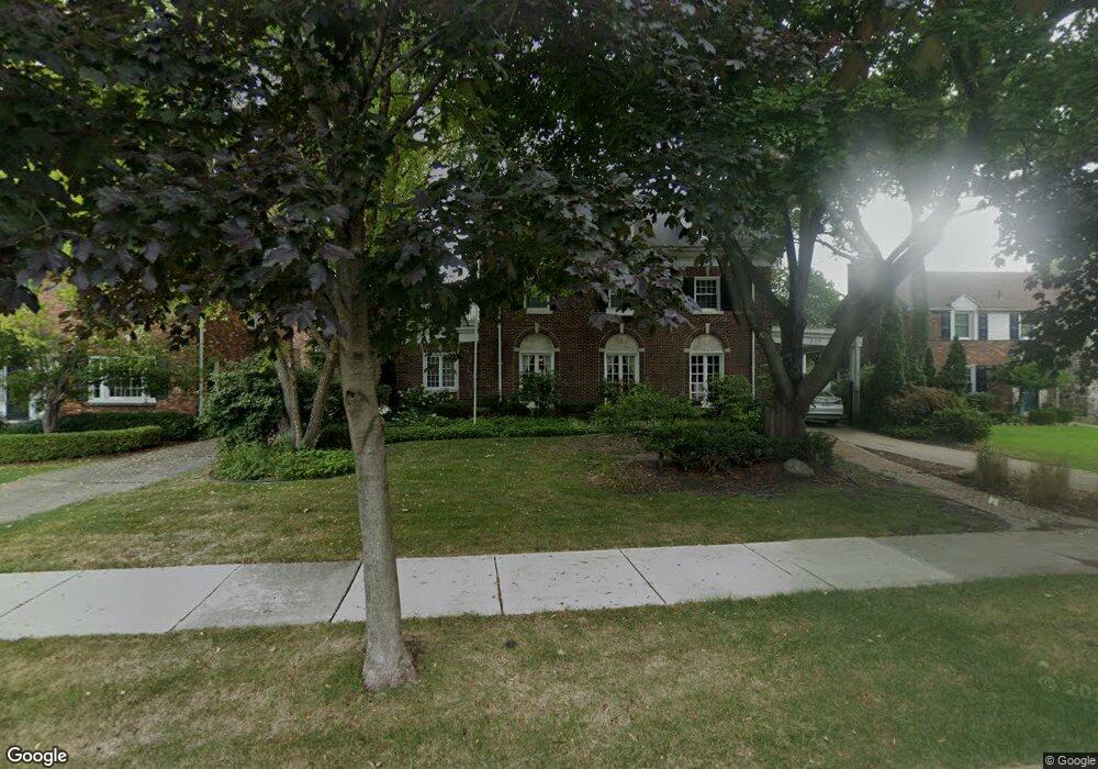 529 Lakepointe St, Grosse Pointe Park, MI 48230 - photo 1