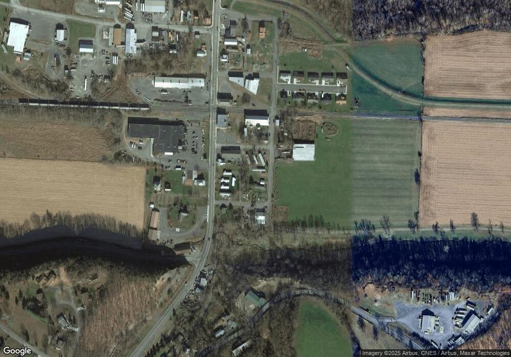 226 Potomac Ave, Petersburg, WV 26847 - photo 1