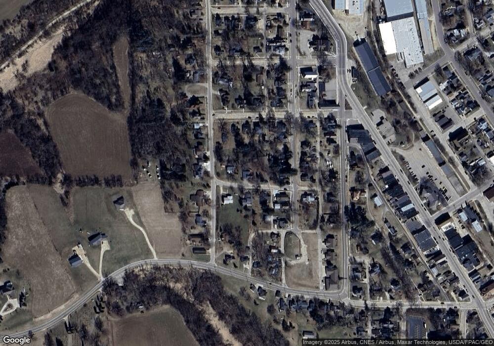 206 Division St, Elroy, WI 53929 - photo 1