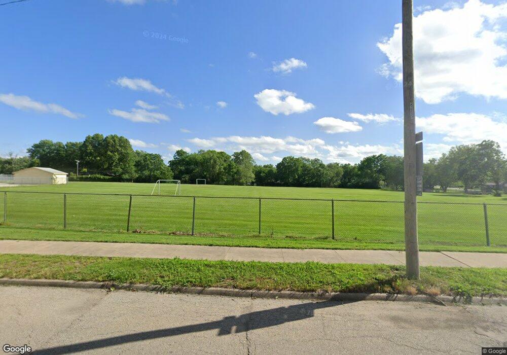 3229 SW Westview Ave, Topeka, KS 66611 - photo 1