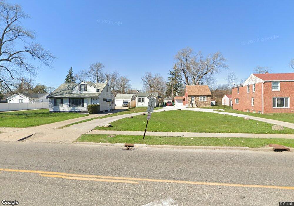 19819 Libby Rd, Maple Heights, OH 44137 - photo 1