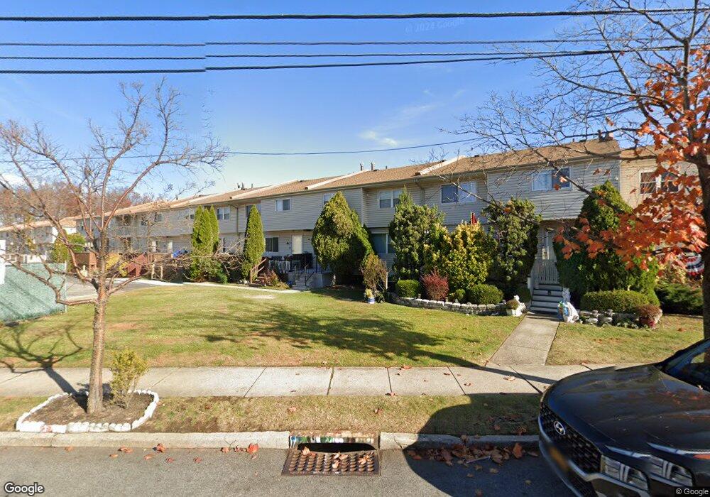 541 Willow Rd E unit 2, Staten Island, NY 10314 - photo 1