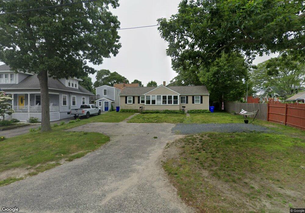 33 Lafayette Ave, Buzzards Bay, MA 02532 - photo 1