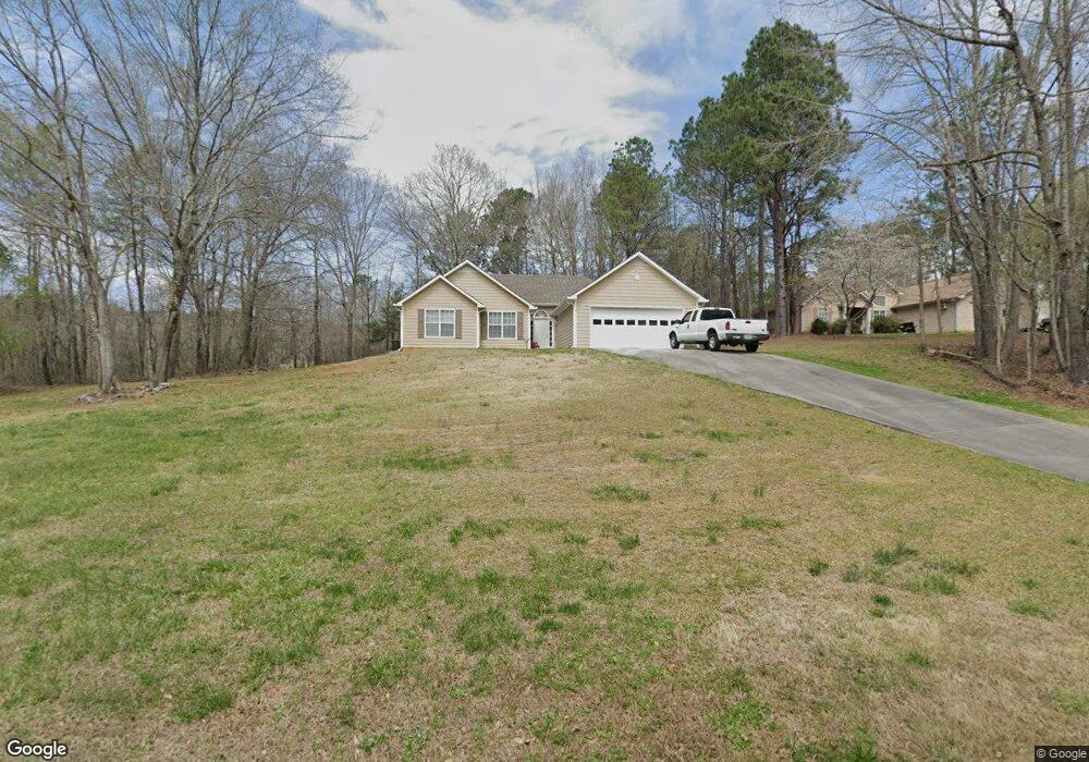 1019 Edgewater Ln, Hoschton, GA 30548 - photo 1