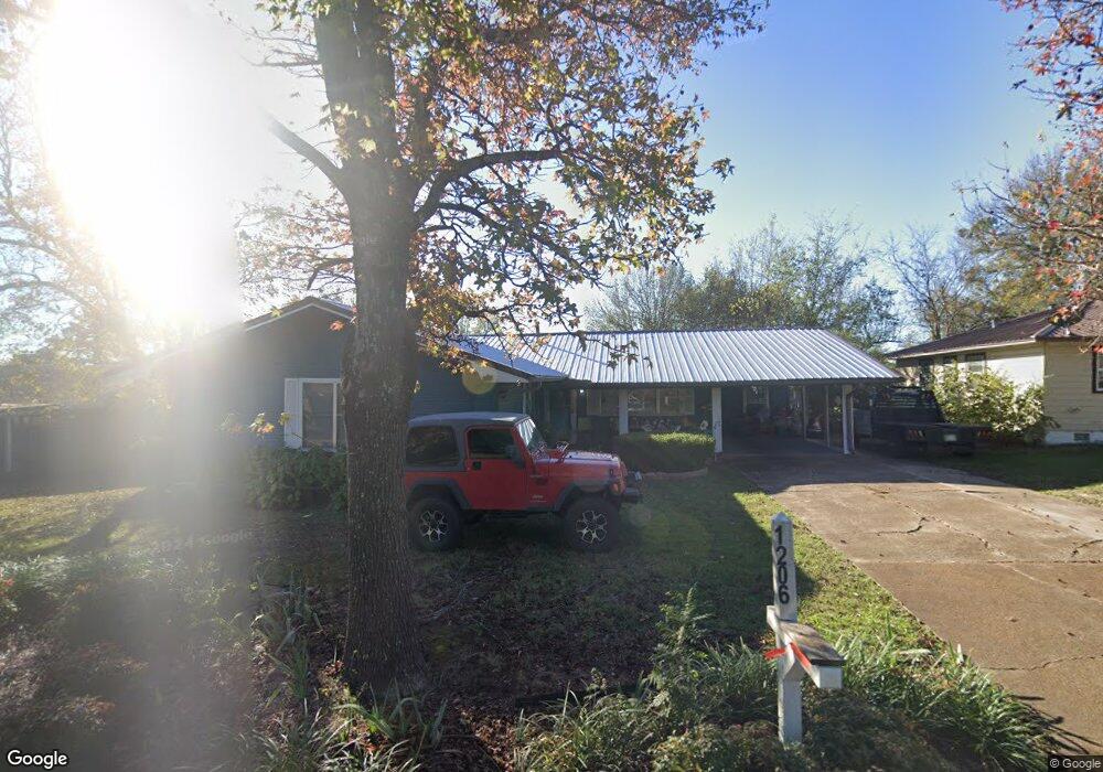1206 E Jefferson St, Hugo, OK 74743 - photo 1