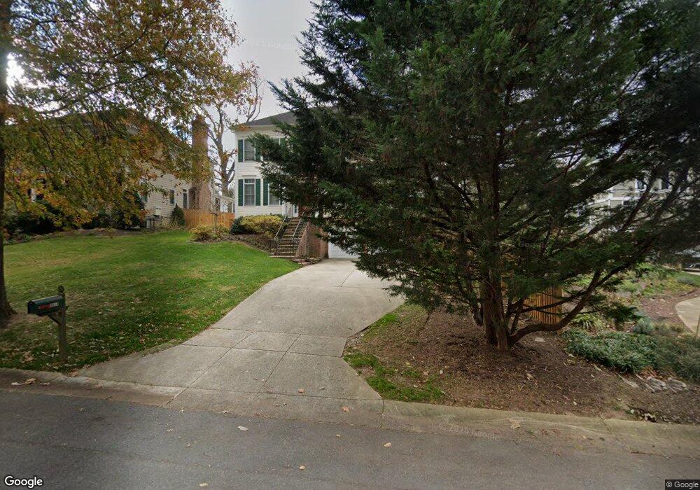 3814 Inverness Dr, Chevy Chase, MD 20815 - photo 1