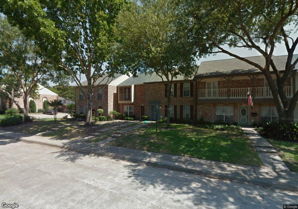 10305 Longmont Dr unit 37, Houston, TX 77042 - photo 1