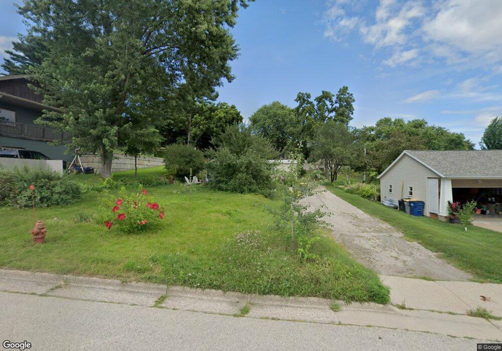 538 N 2nd St, La Crescent, MN 55947 - photo 1