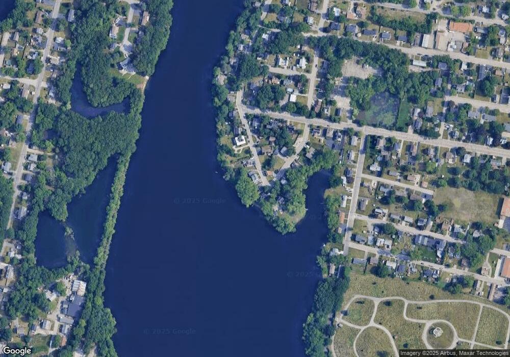 28 Edgewater Dr, Blackstone, MA 01504 - photo 1