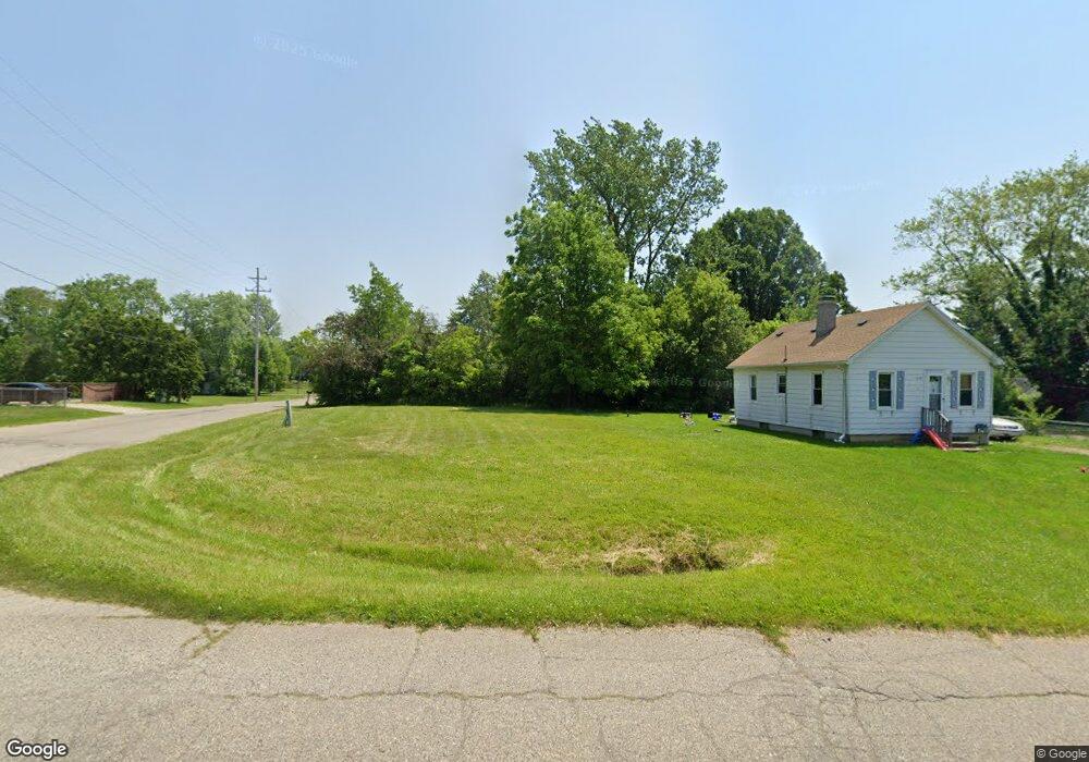 1458 Mitson Blvd, Flint, MI 48504 - photo 1