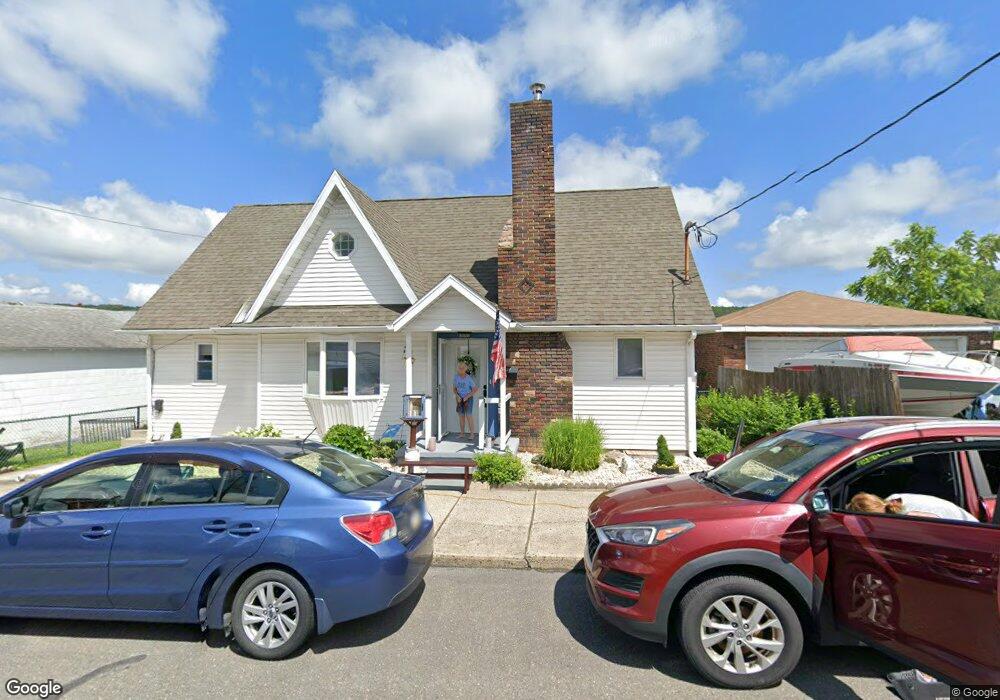 627 E Bertsch St, Lansford, PA 18232 - photo 1