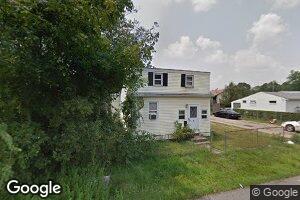 19 Hutchinson St, Warwick, RI 02886