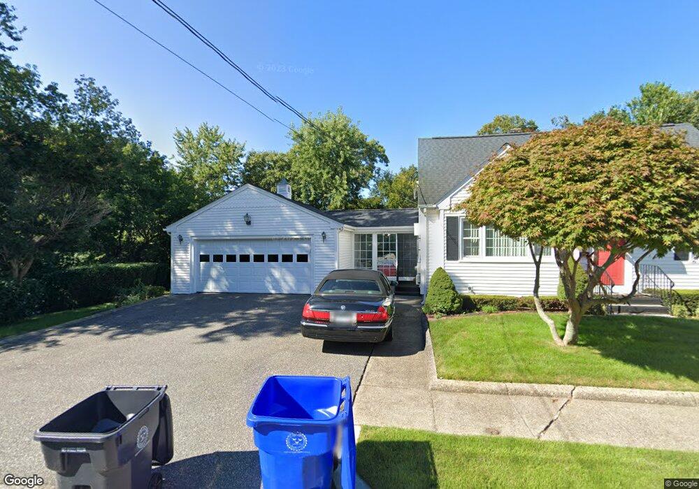 47 Dartmouth Ave, Riverside, RI 02915 - photo 1