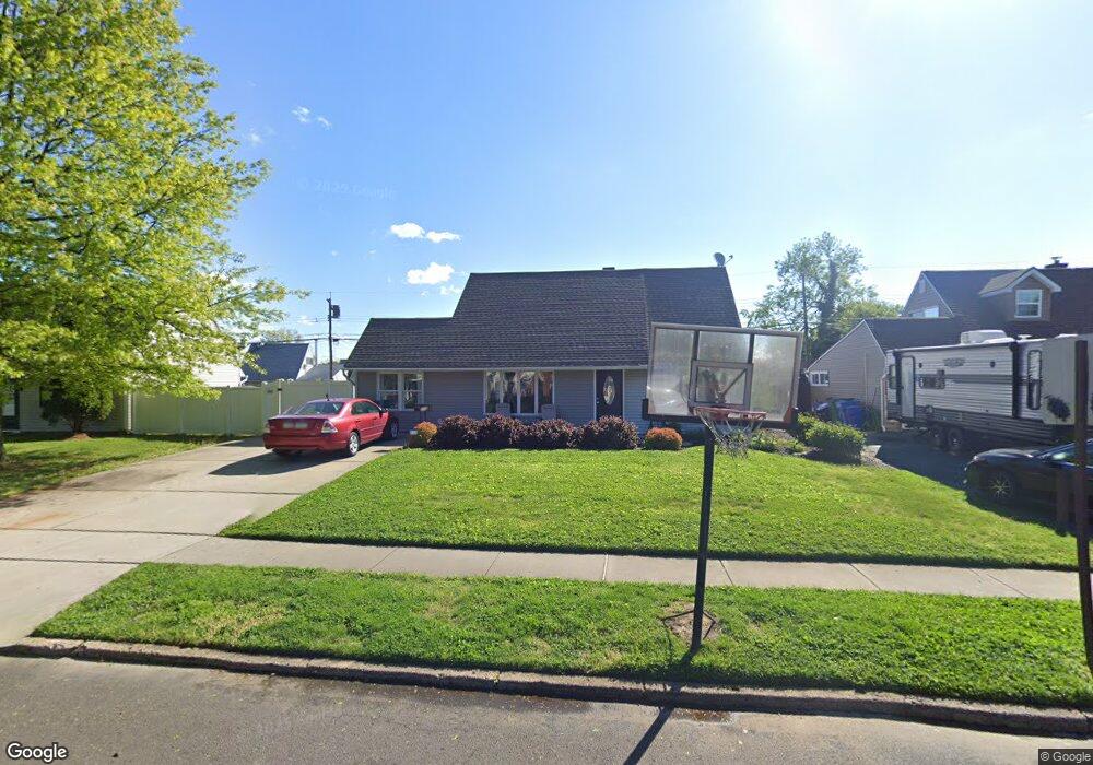 112 Junewood Dr, Levittown, PA 19055 - photo 1