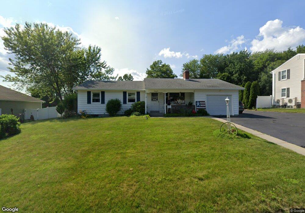 25 Longview Cir, Ludlow, MA 01056 - photo 1