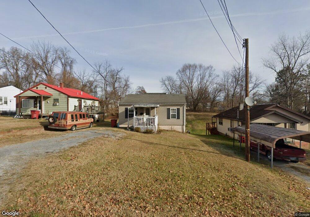 918 Pine Grove Ave, Johnson City, TN 37601 - photo 1