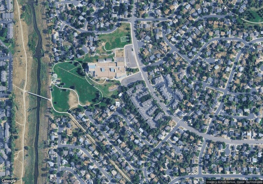 813 S Joplin Cir, Aurora, CO 80017 - photo 1