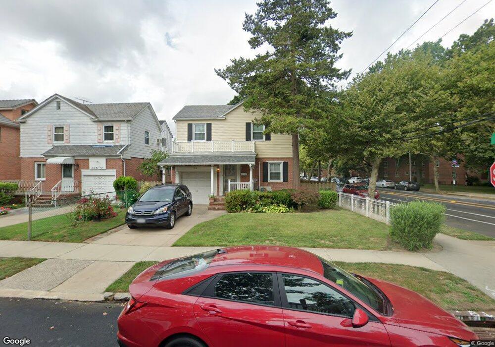 7302 190th St, Fresh Meadows, NY 11366 - photo 1