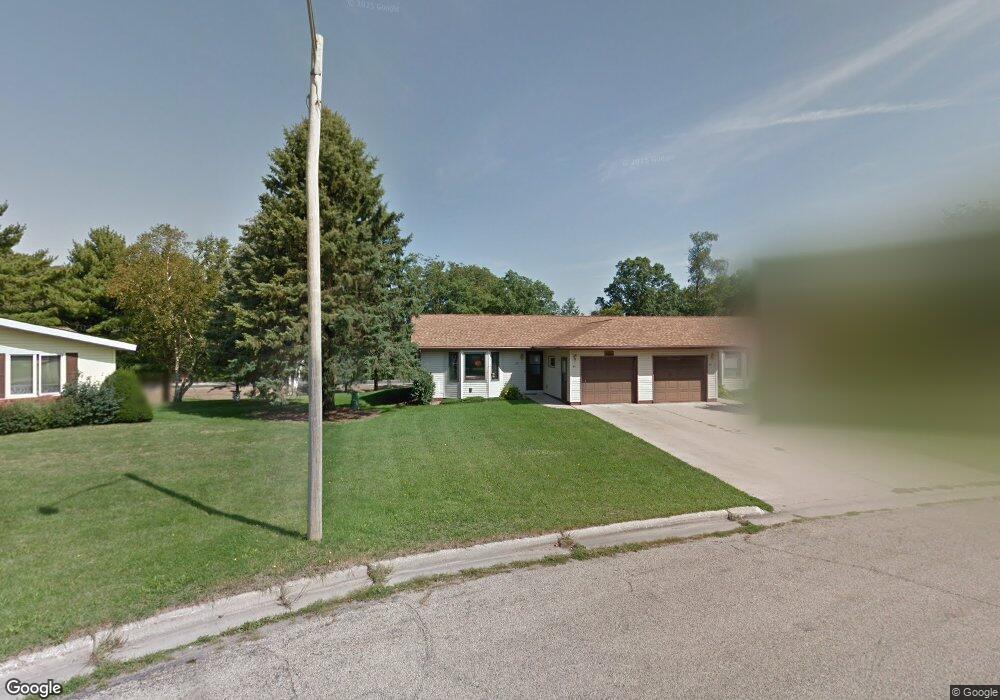 811 N Sprague St unit 811, Caledonia, MN 55921 - photo 1