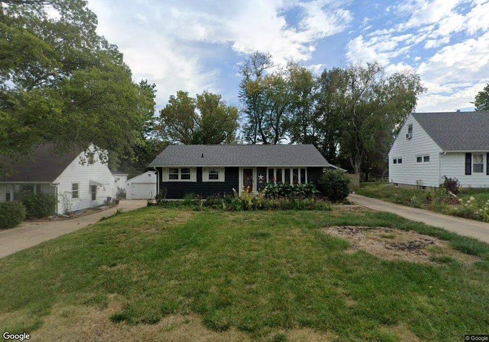 2715 Seely Ave SE, Cedar Rapids, IA 52403 - photo 1
