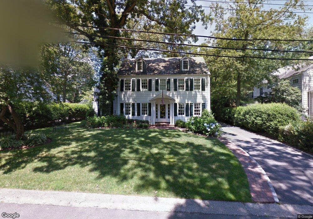 39 Inness Place, Manhasset, NY 11030 - photo 1