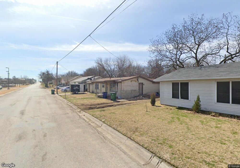 405 N Miller St, Decatur, TX 76234 - photo 1