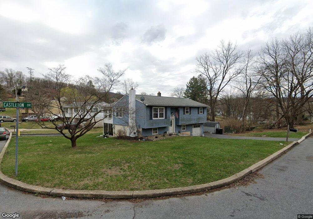 140 Castleton Dr, Reading, PA 19607 - photo 1