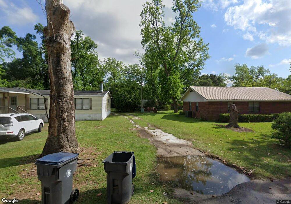 710 W Suwanee St, Fitzgerald, GA 31750 - photo 1