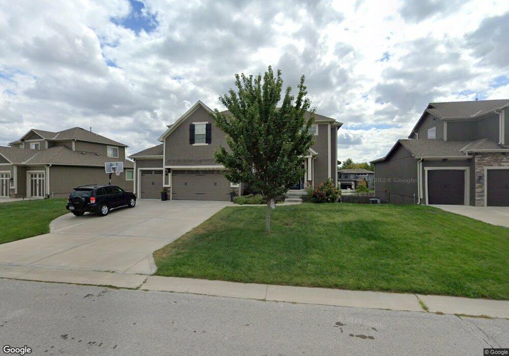 1529 SW Cross Creek Dr, Lees Summit, MO 64082 - photo 1