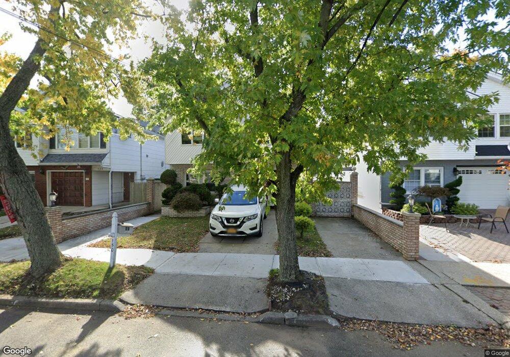 150 Charleston Ave, Staten Island, NY 10309 - photo 1