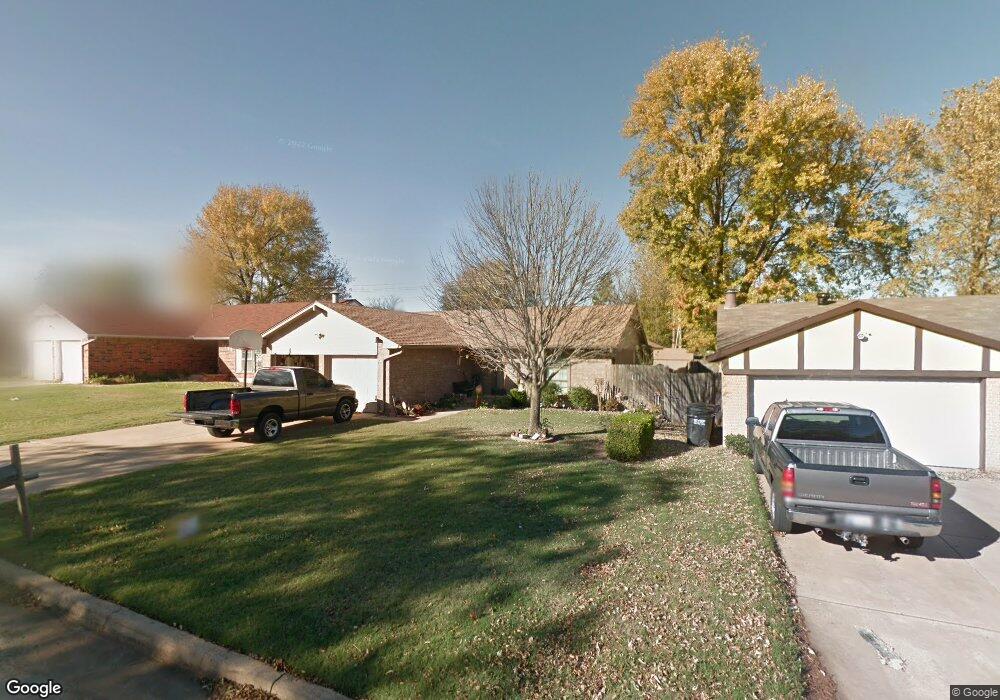 1209 NE 3rd St, Moore, OK 73160 - photo 1