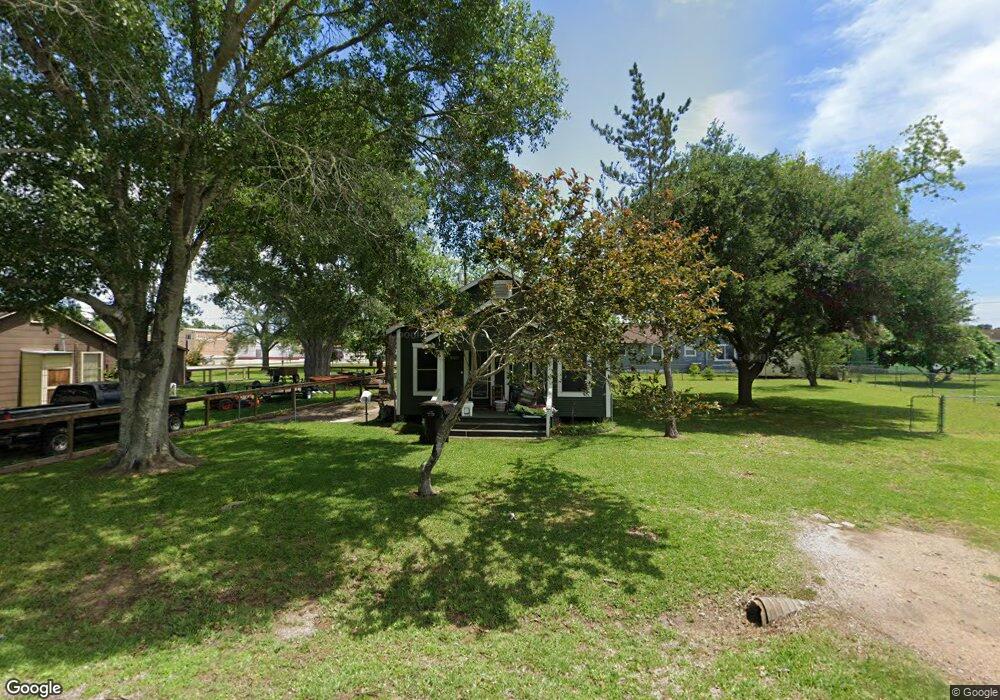 225 2nd St, Brazoria, TX 77422 - photo 1