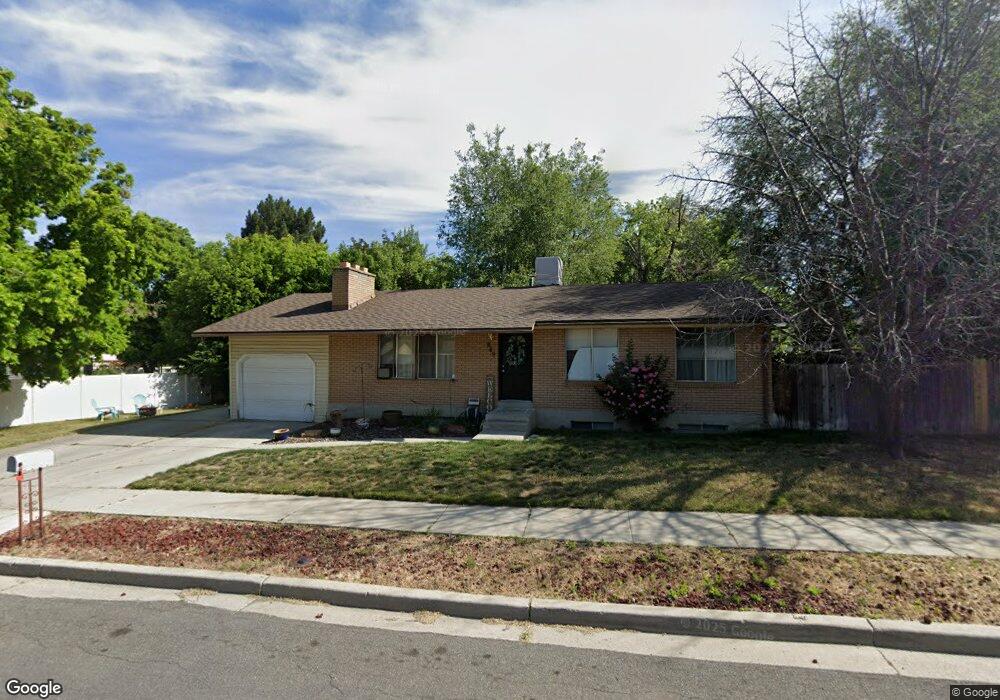 869 Chariot Dr, Sandy, UT 84094 - photo 1