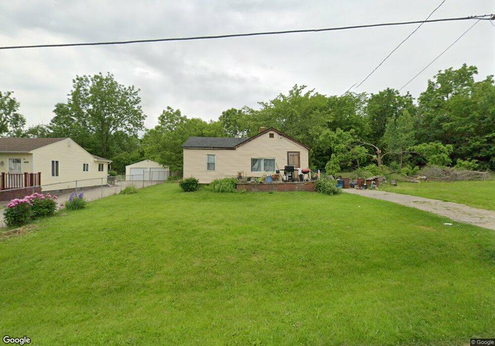 1090 E Juliah Ave, Flint, MI 48505 - photo 1