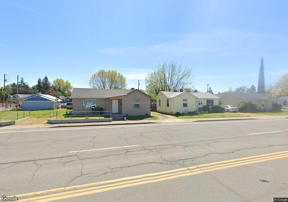 832 E Pine St, Central Point, OR 97502 - photo 1