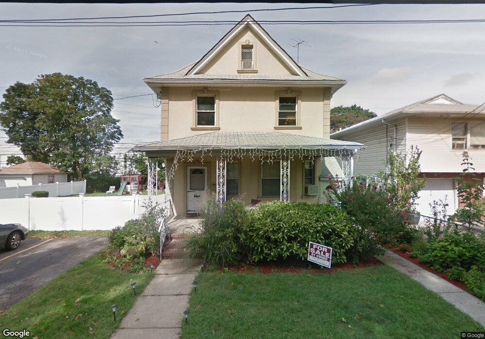 364 Mulry Ln unit 2, Lawrence, NY 11559 - photo 1