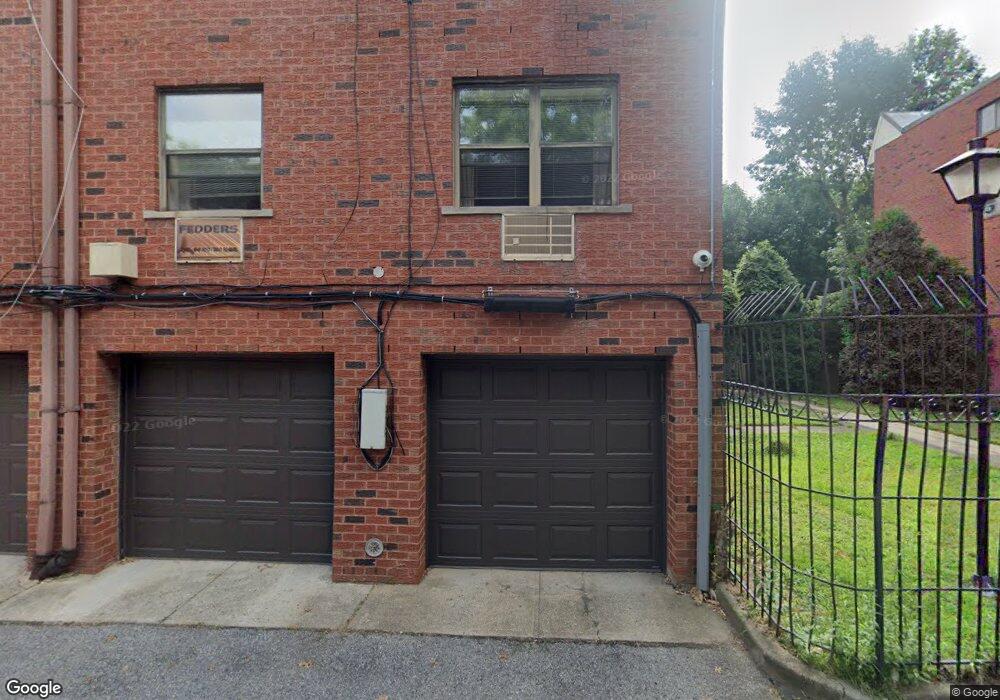 7120 Sutton Place unit 2, Fresh Meadows, NY 11365 - photo 1