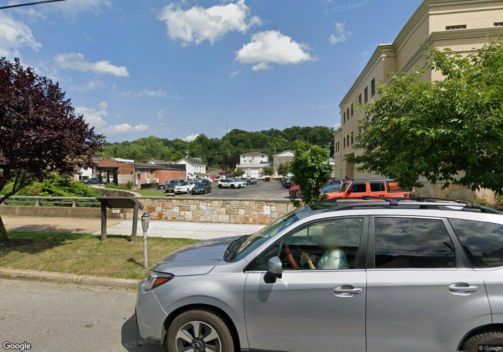 28 N Washington St unit 2ND FLR., Berkeley Springs, WV 25411 - photo 1