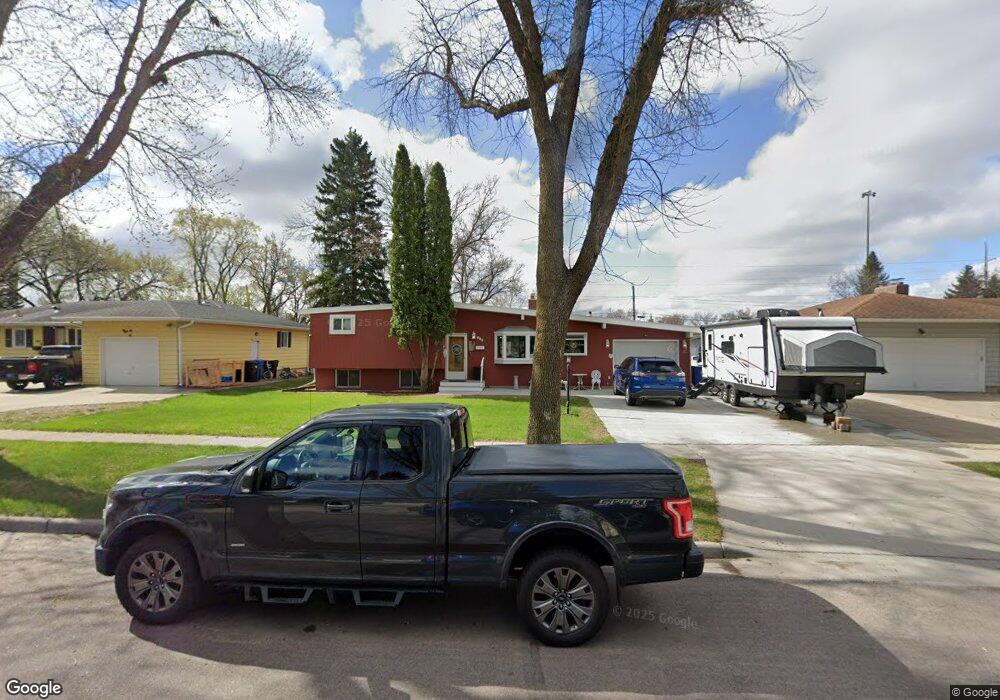 906 19th Ave S, Fargo, ND 58103 - photo 1