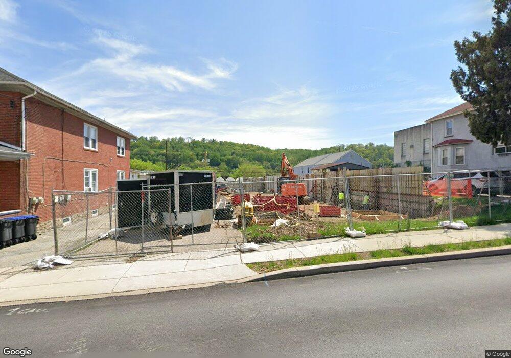 541 E Hector St unit 2, Conshohocken, PA 19428 - photo 1