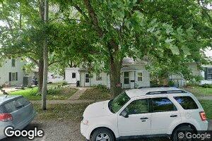 211 S Madison St, Grandview, IA 52752