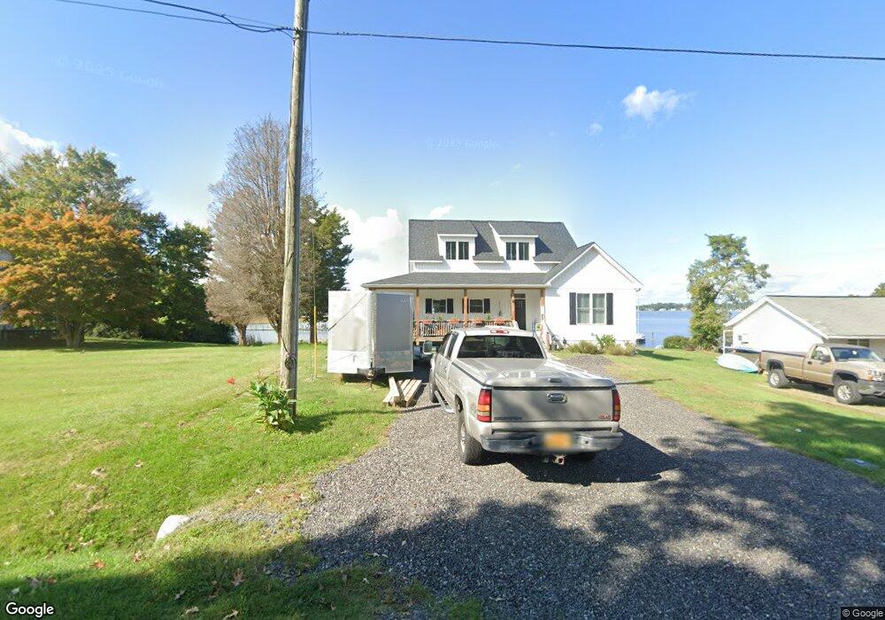 662 Shore Dr, Colonial Beach, VA 22443 - photo 1