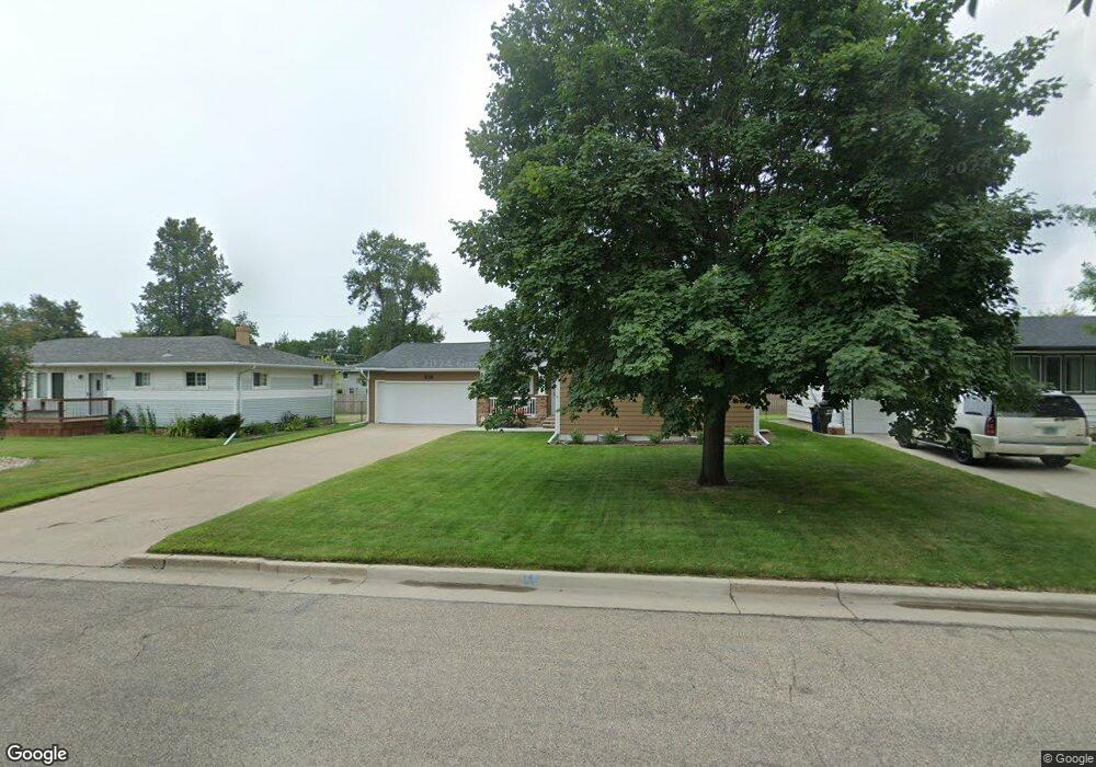 1017 5th Ave SW, Jamestown, ND 58401 - photo 1