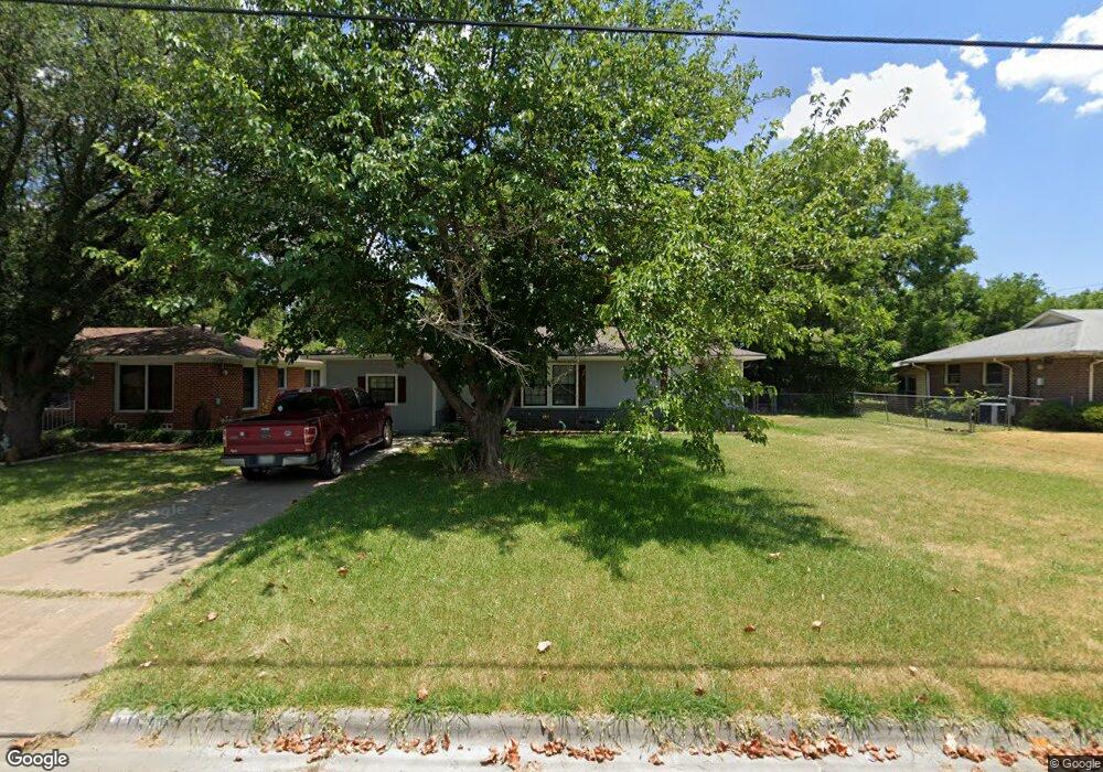 1104 N Howeth St, Gainesville, TX 76240 - photo 1