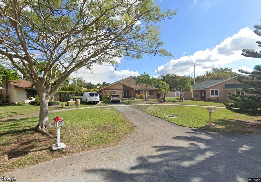 14725 SW 68th Terrace, Miami, FL 33193 - photo 1