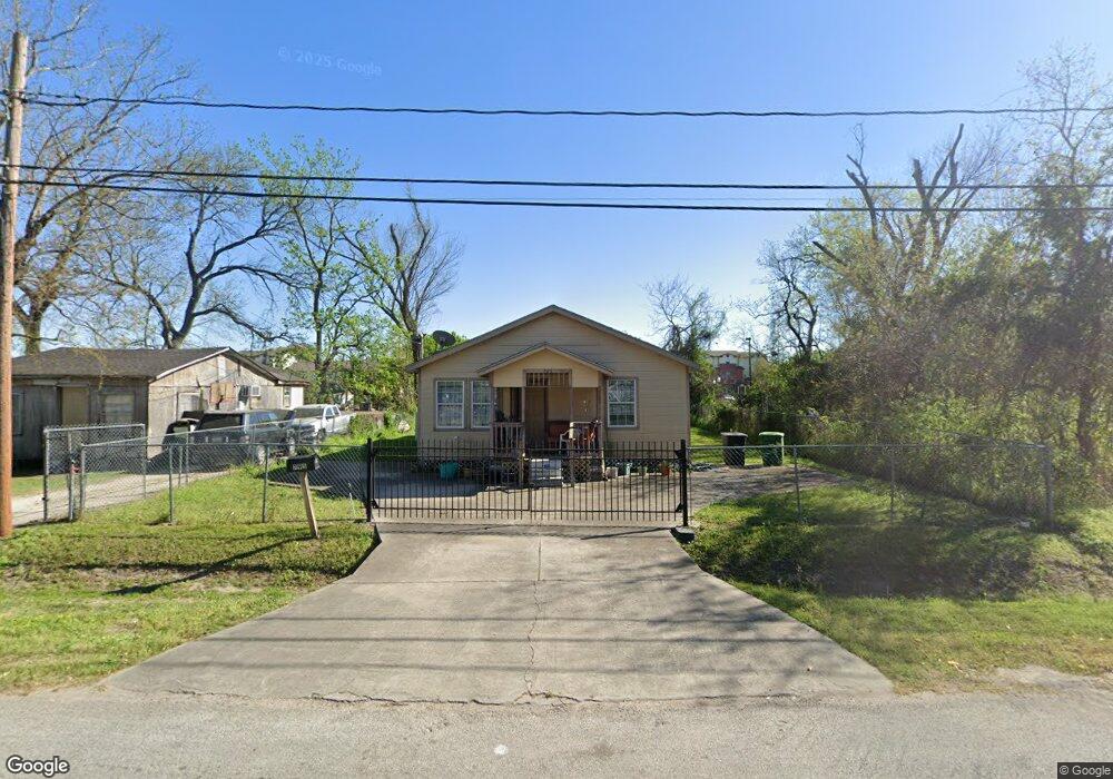 795 Lucky St, Houston, TX 77088 - photo 1